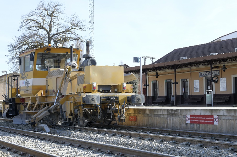 fotografía-linea-soria-torralba-(estacion-de-almazan-villa)