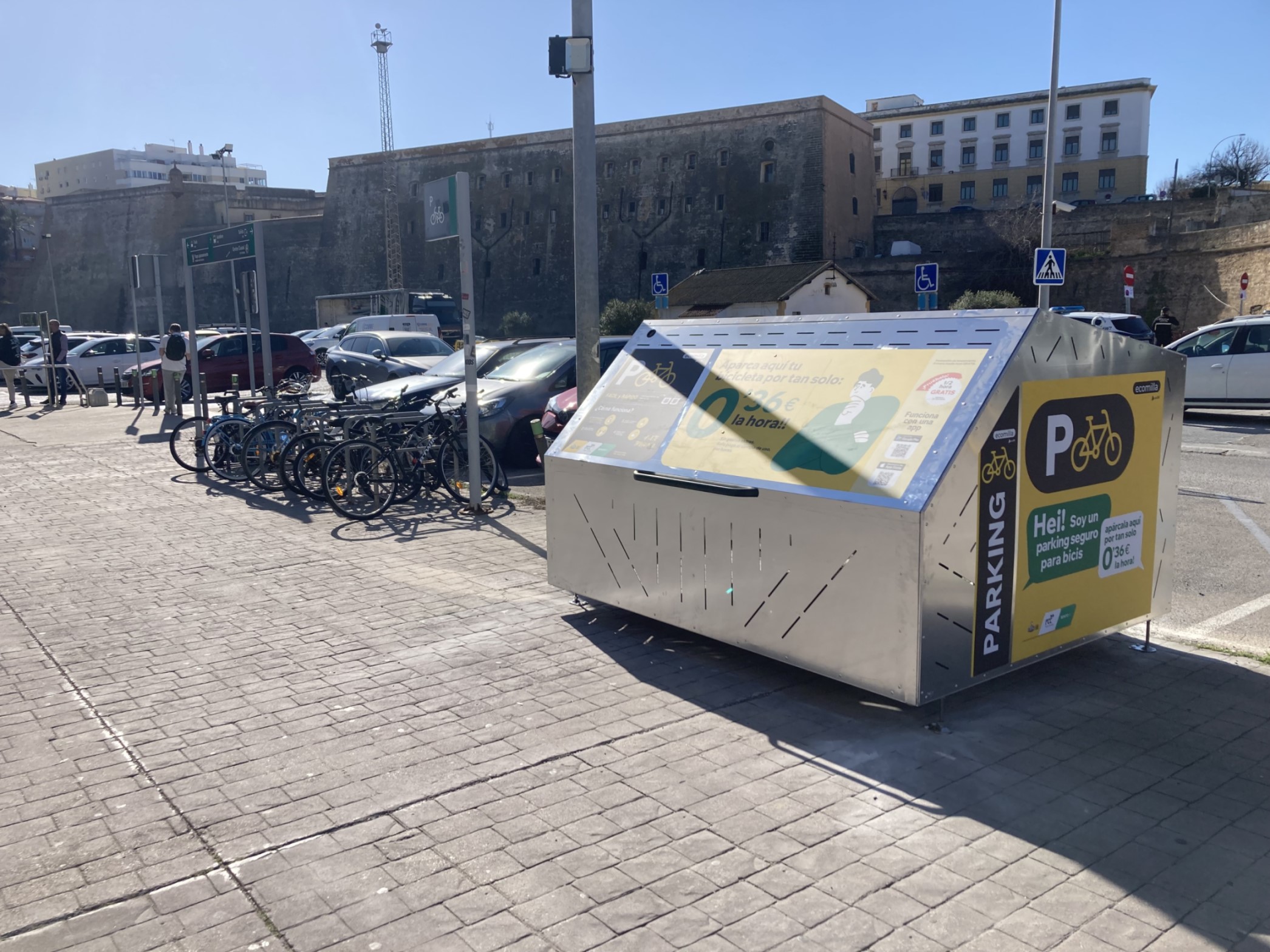 Una red de aparcamientos seguros para bicicletas