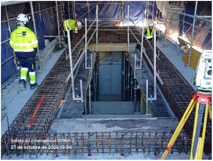27 de octubre de 2025. Plaza Països sustitución de salidas de emergencia.