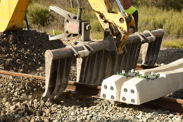 13/10/22. Obras de remodelación Línea Torralba - Soria. Además del saneamineto de la infraestructura, incluidos pasos superiores, inferiores y obras de drenaje, se incluye la instalación de sistemas de señalización y comunicaciones GSM-R.