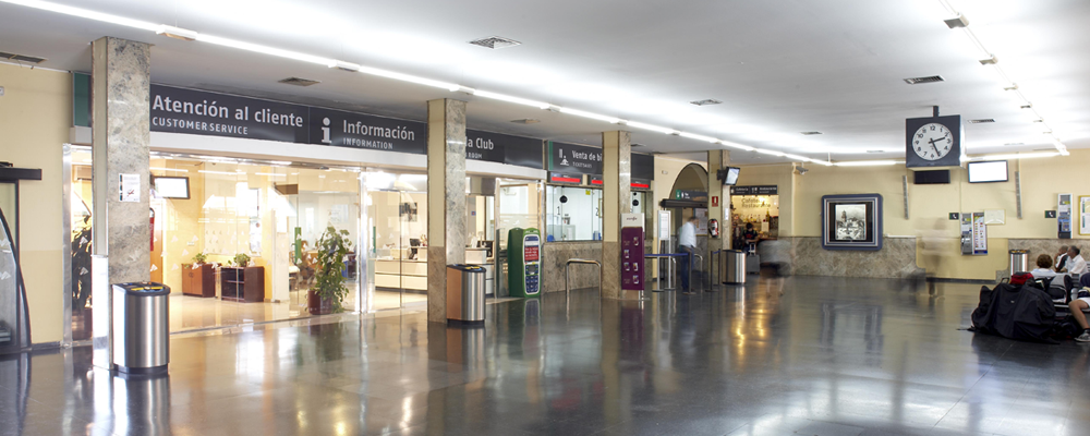 Vestíbulo estación - Oficina Atención al Cliente