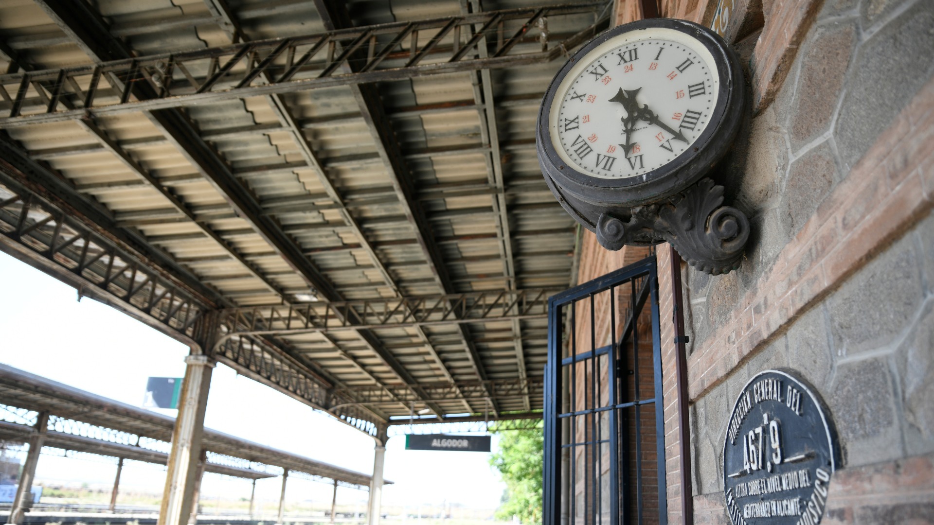 Algodor: imagen del andén