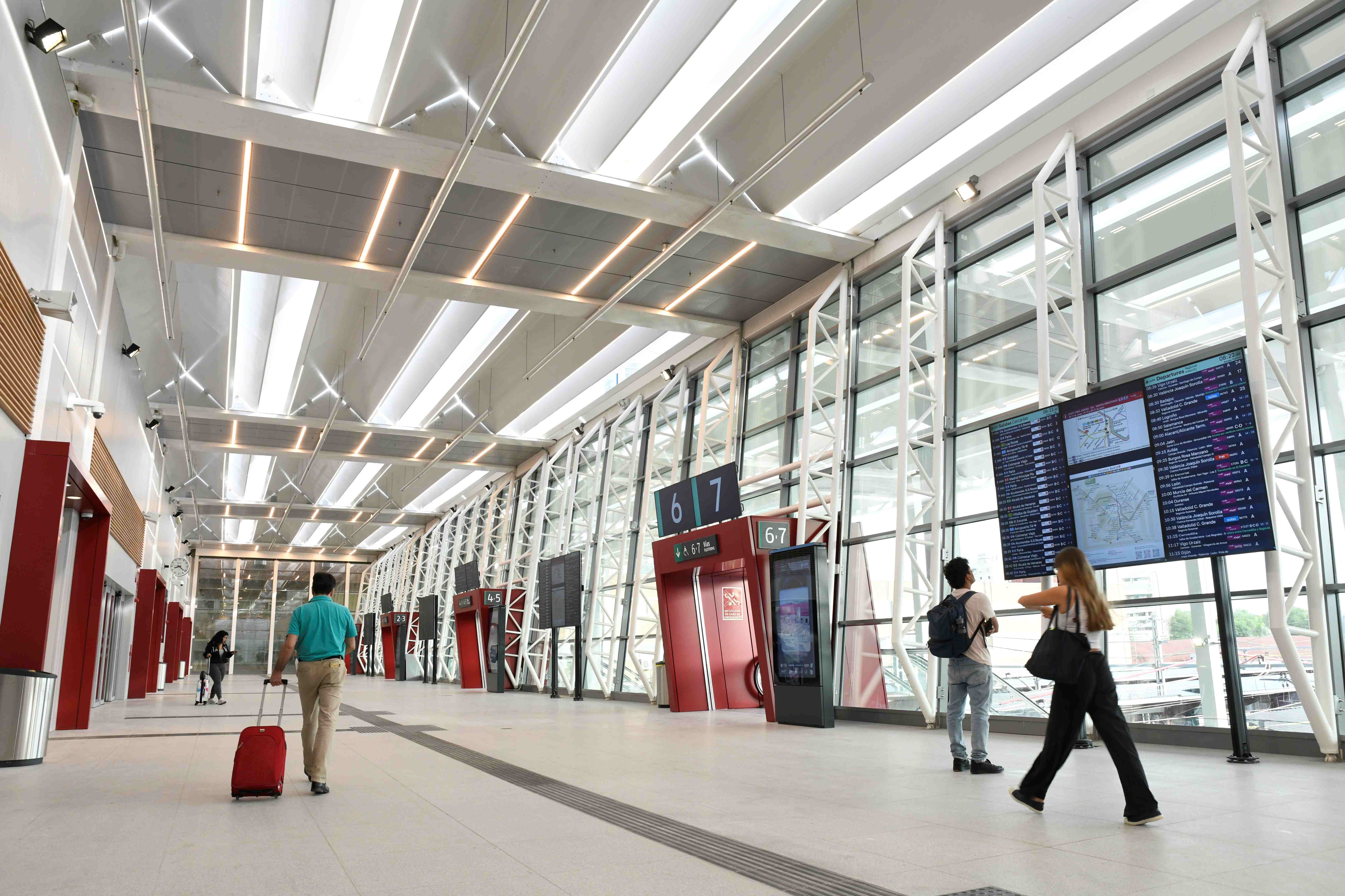 Nuevo pasillo de acceso a Cercanías