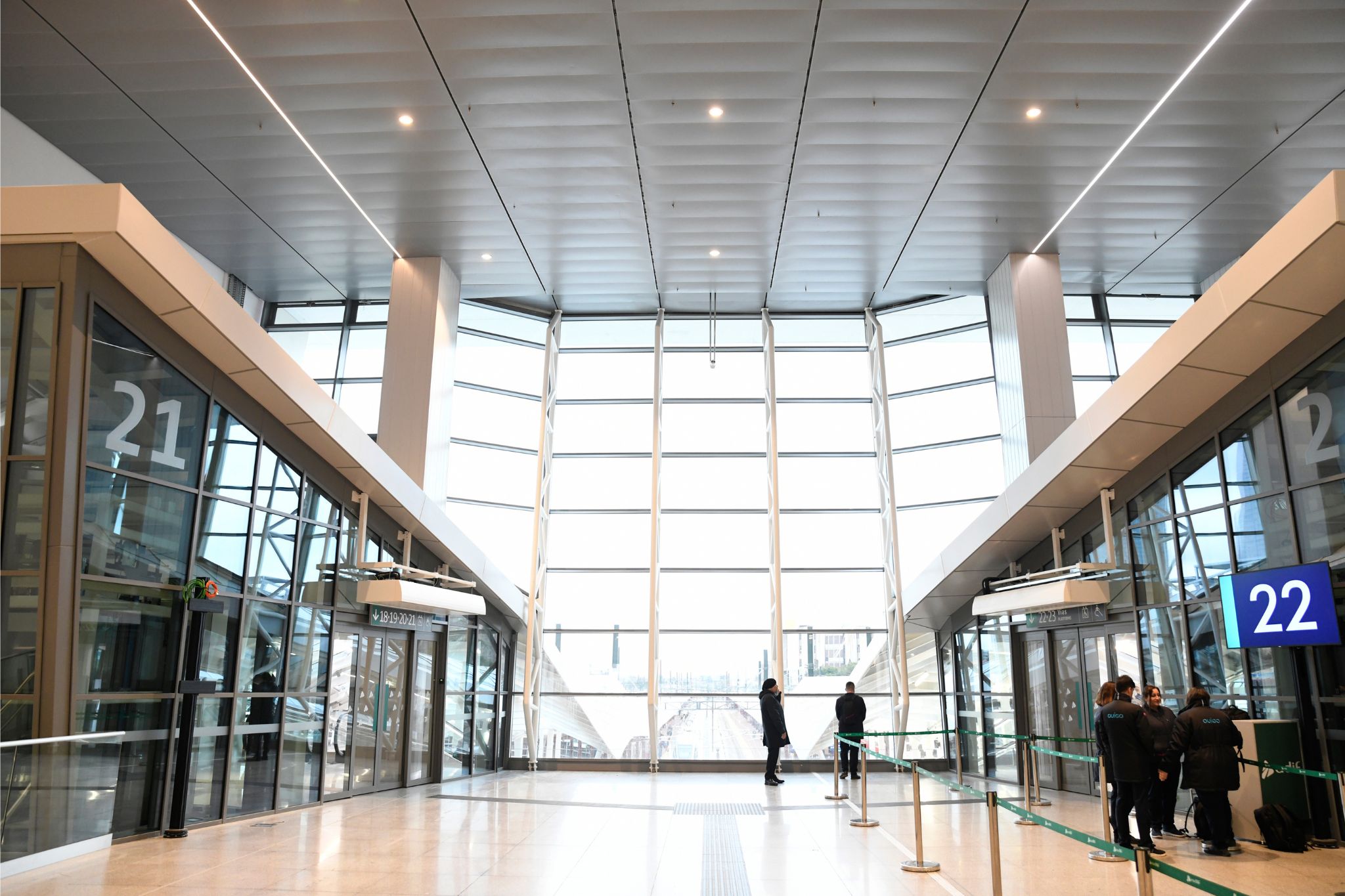 Vista de las vías desde la nueva zona de embarque de alta velocidad