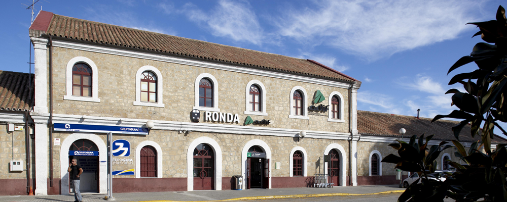 Edificio estación - entrada