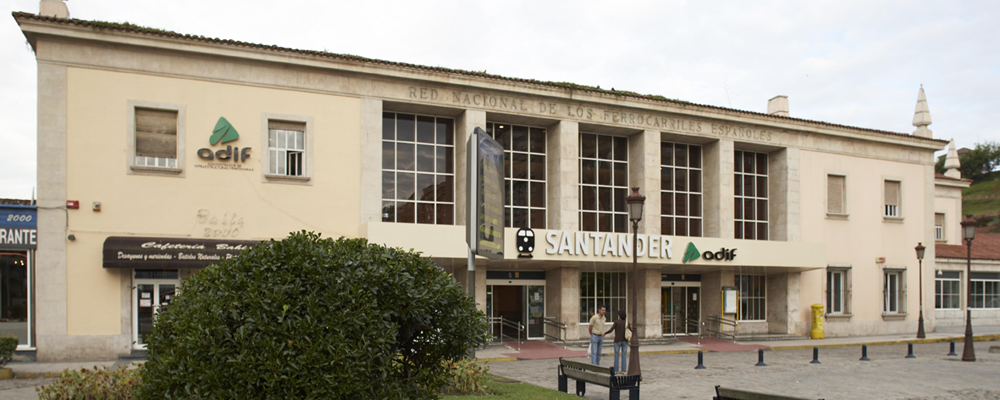 Edificio estación - entrada