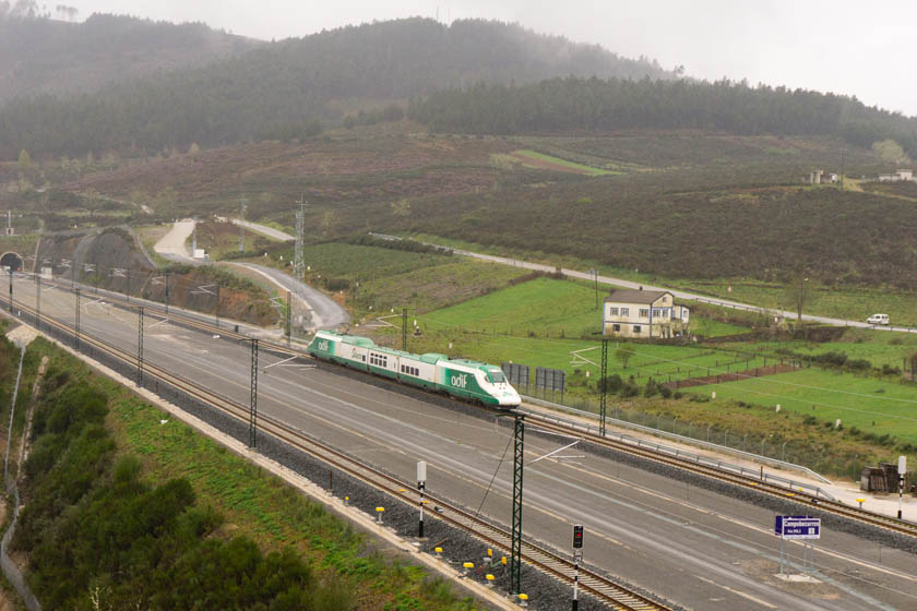 LAV Galicia, durante las realizadas por el tren laboratorio Seneca. 14-04-21