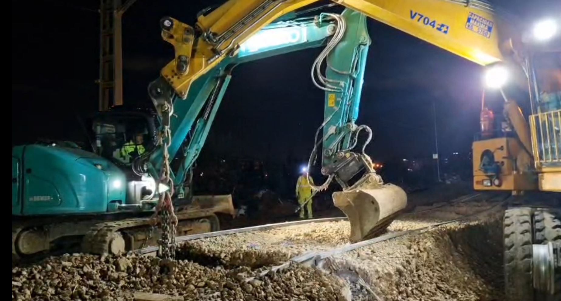 07.11.2024 Red convencional: Desenterrando la vía para poder levantar.