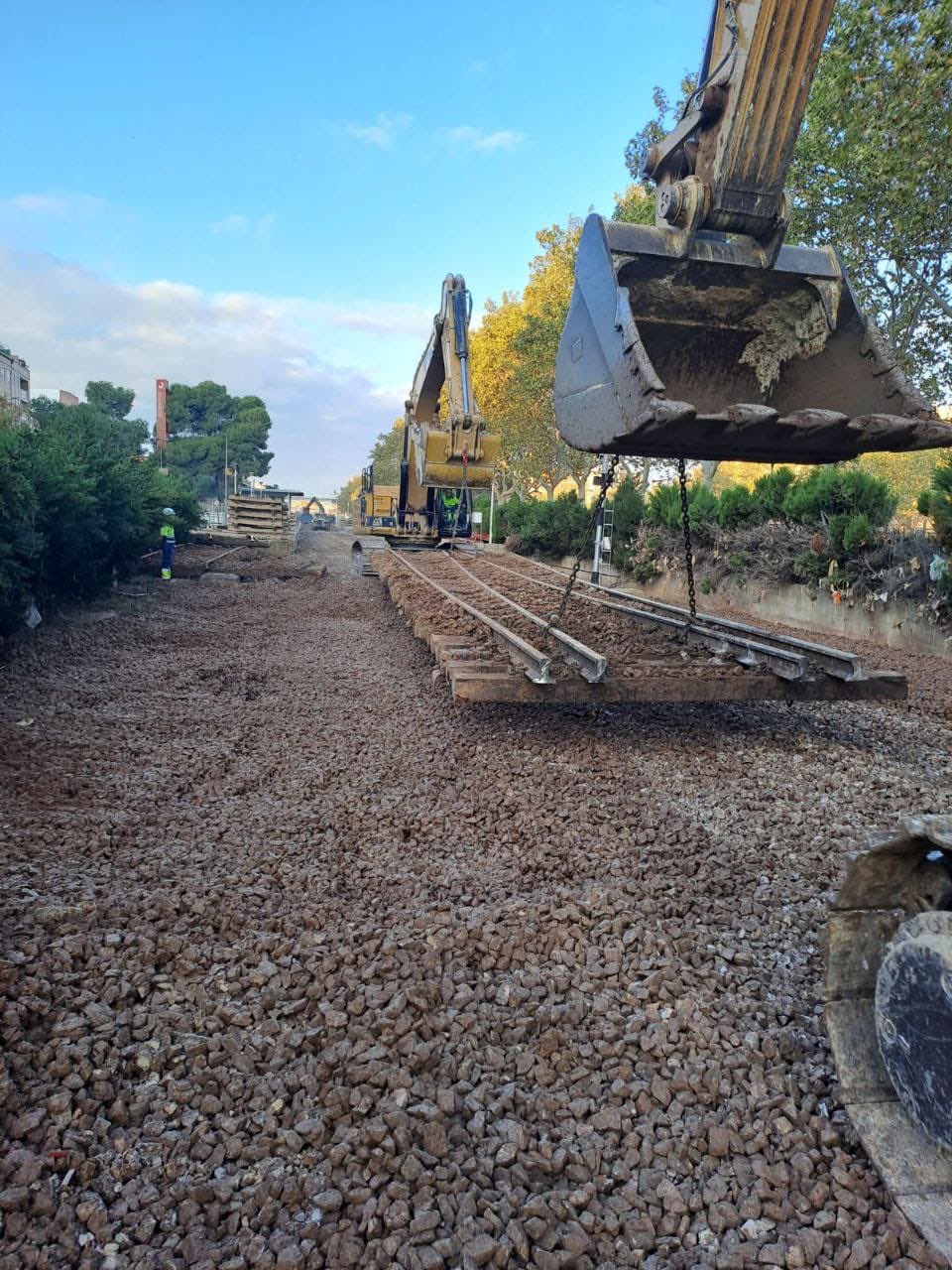 07.11.2024 Red convencional Aldaia: Avanzamos muy rápido hasta Aldaia y vamos limpiando plataforma para montar vía nueva.