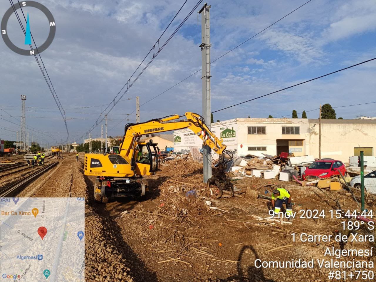 09.11.2024 Red convencional: Estación Algemesí: limpieza de la entrevía de las vías generales en la zona de andenes 300 m, desmontaje carril y traviesas 350 m y revisión de cableado, trabajo de preparación de plataforma 100 m.