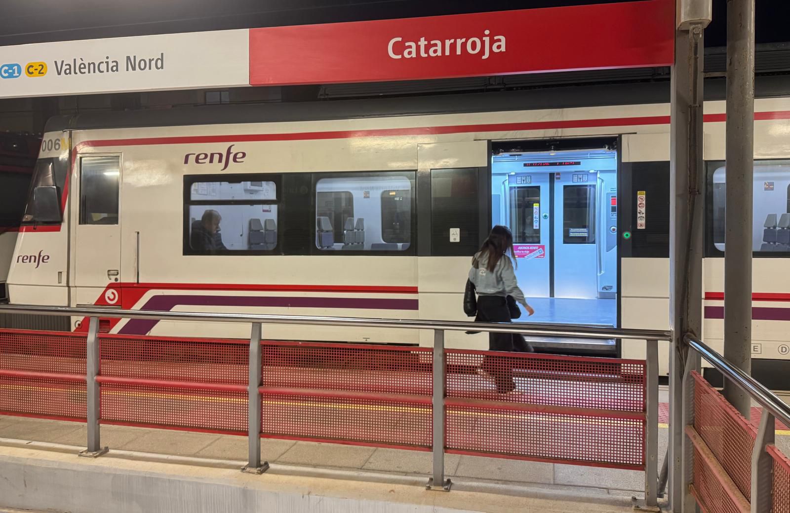 10.12.2024 Servicio de Cercanías entre Catarroja y Valencia (líneas C1-C2), recuperado
