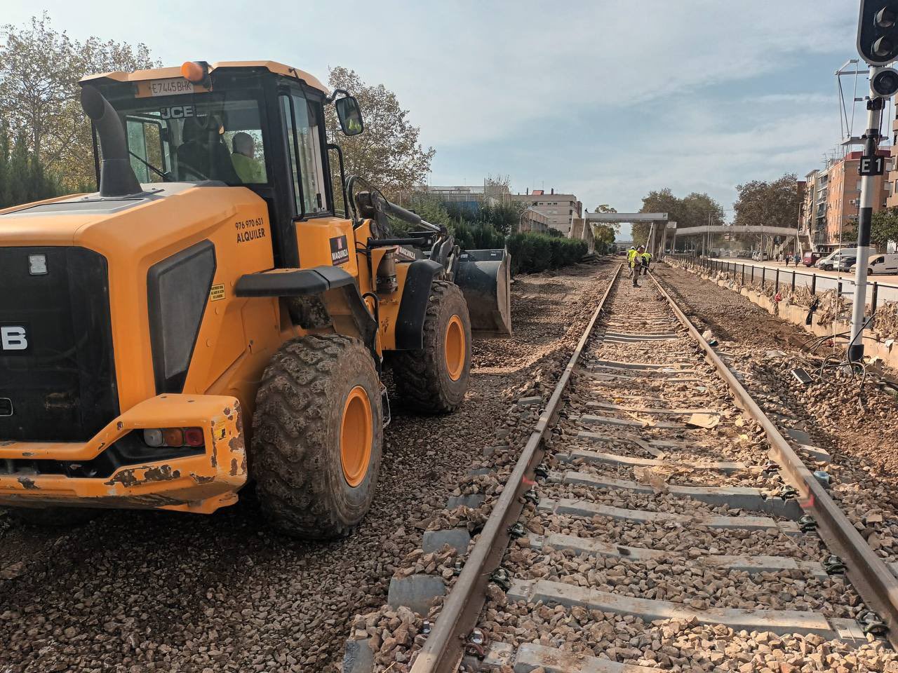 10.11.2024 Red convencional: Xirivella Aldaia. La plataforma se está despejando. Es imprescindible para volver a colocar vía.