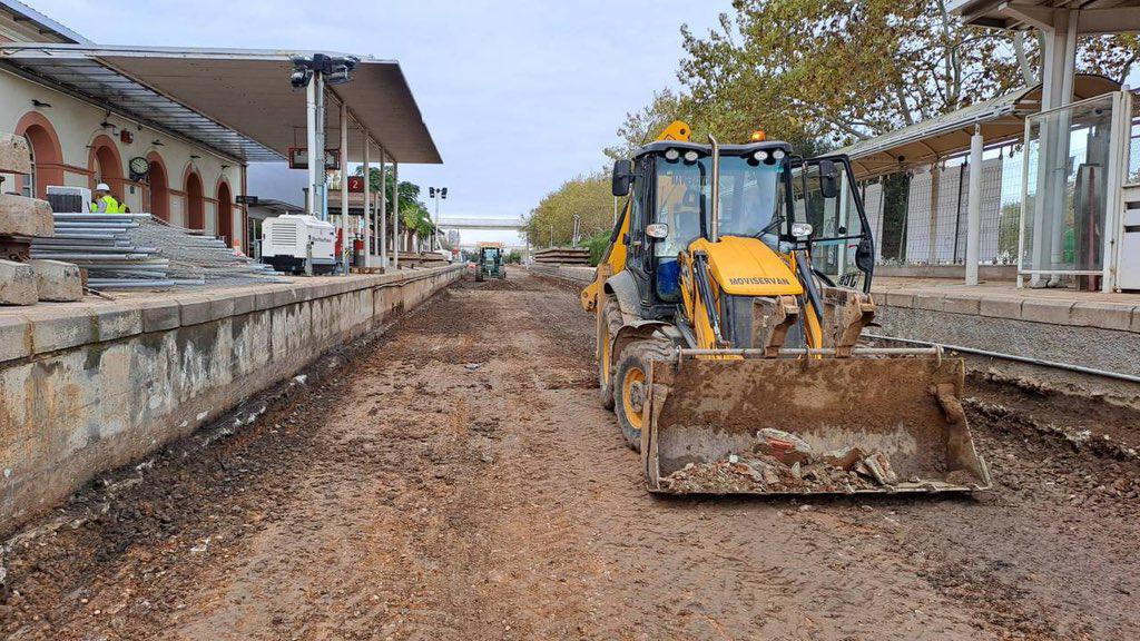 16.11.2024 Red convencional: Plataforma despejada en Aldaia, Valencia, línea C3 de Cercanías.