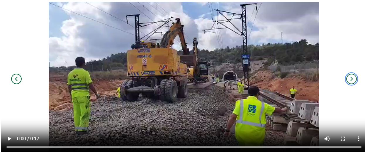 01.11.24 Alta velocidad: Reparación de la línea de alta velocidad Madrid Valencia. El 1 de noviembre en el Túnel de Chiva. En el lado Valencia se ha finalizado el levante de vía por parejas y en el lado Madrid se está trabajando para levantar las vías