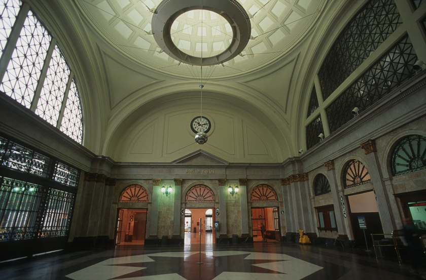 Barcelona França station: hall