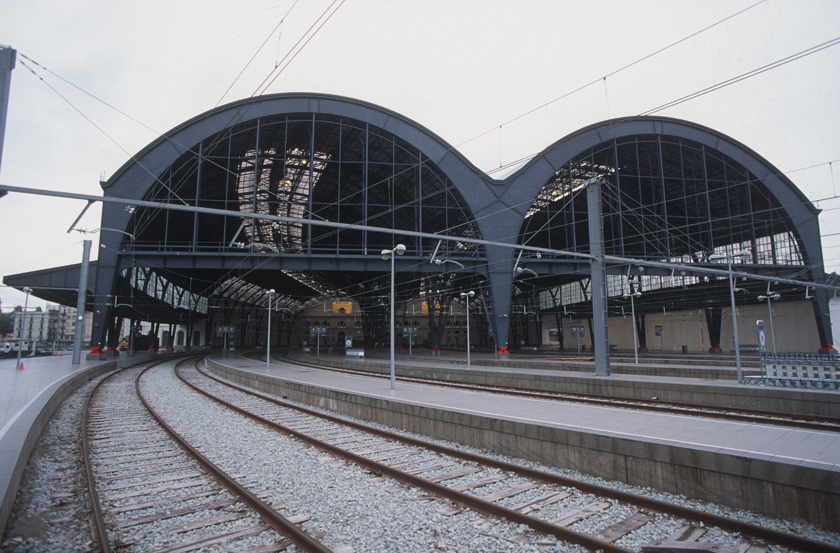 Estación Barcelona Francia, marquesina metálica monumental