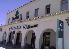 Fachada exterior de la estación de Linares-Baeza