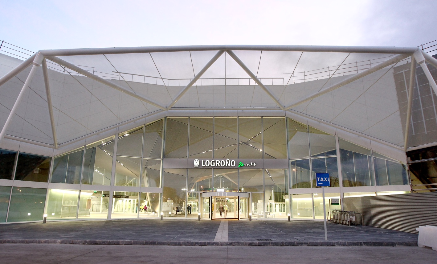 Estación de Logroño: Premio de Arquitectura Contemporánea de la Unión Europea Mies van der Rohe 2013 y 2015, Premio ASPRIMA mejor PROYECTO DE REGENERACIÓN URBANA 2023, finalista  en Advanced Rehabitech Awards 2024 y en MIPIM AWARDS 2025 BEST URBAN REGENERATION PROJECT.