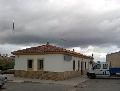 Estación de Arahal. Vista fachada lateral desde exterior.