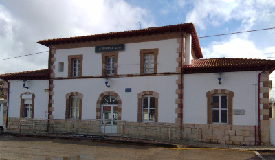 Estación de Briviesca. Vista fachada principal desde exterior.