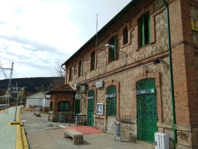 Estación de Tablada. Vista fachada lateral desde exterior.