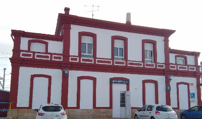 Estación de Fromista. Vista fachada principal desde exterior.