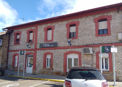 Estación de Aguilar De Campoo. Vista fachada principal desde exterior.