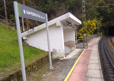 Estación de San Pedro Do Sil. Vista marquesina desde andenes.