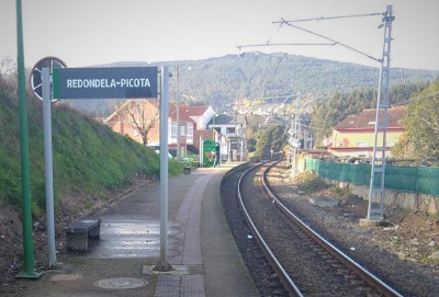 Estación de Redondela-Picota. Vista marquesina desde andenes.