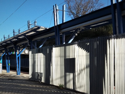 Estación de Pontevedra-Universidad. Vista marquesina desde andenes.