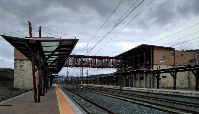 Estación de Padrón Barbanza. Vista marquesina desde andenes.