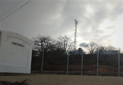 Estación de Ferreruela De Tábara. Vista marquesina desde exterior.