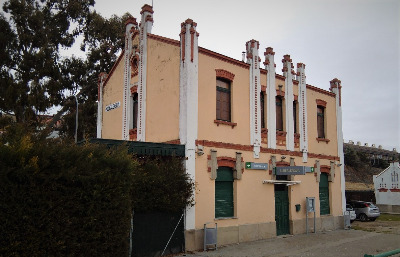 Estación de Aldealengua. Vista fachada principal desde exterior.