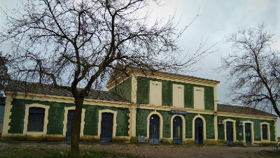 Estación de Almorchón. Vista fachada principal desde exterior.