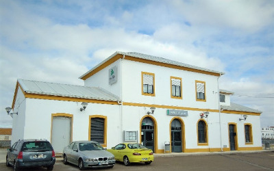 Estación de Montijo. Vista fachada principal desde exterior.
