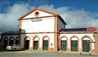 Estación de Llerena. Vista fachada principal desde exterior.