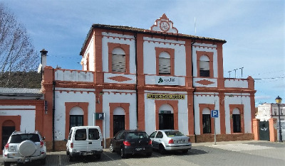 Estación de Jabugo-Galaroza. Vista fachada principal desde exterior.