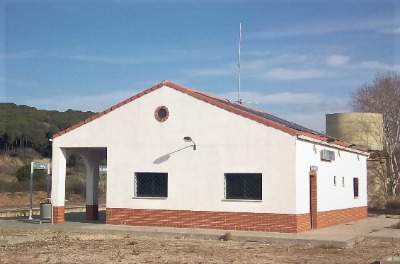 Estación de Valdelamusa. Vista fachada lateral desde exterior.