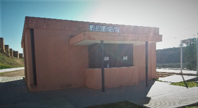 Estación de Niebla-Puerta Del Buey. Vista fachada principal desde exterior.