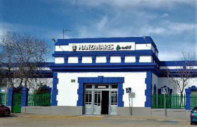 Estación de Manzanares. Vista fachada principal desde exterior.