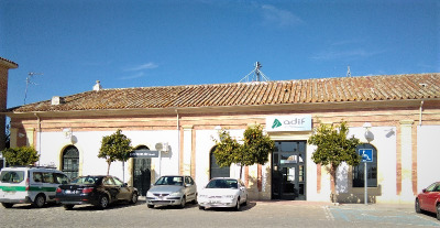 Estación de Palma Del Río. Vista fachada principal desde exterior.