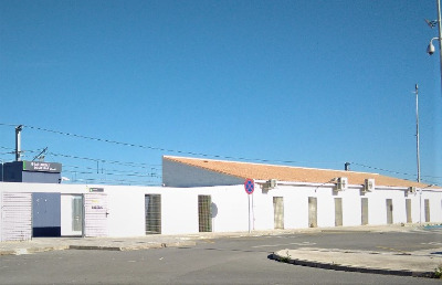 Estación de Las Cabezas De San Juan. Vista fachada principal desde exterior.