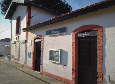 Estación de Fiñana. Vista fachada principal desde exterior.