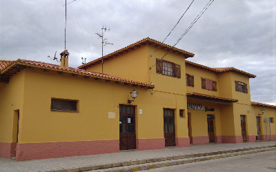 Estación de Almansa. Vista fachada principal desde exterior.