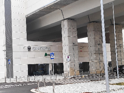 Estación de Cambrils. Vista fachada principal desde exterior.