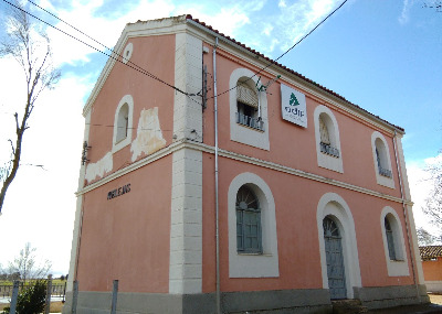 Estación de Noblejas. Vista fachada principal desde exterior.