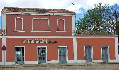 Estación de Tarancón. Vista fachada principal desde andenes.