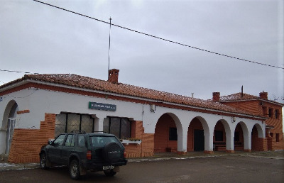 Estación de Calamocha. Vista fachada principal desde exterior.