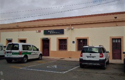 Estación de Arcos De Jalón. Vista fachada principal desde exterior.