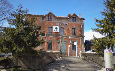 Estación de Campdevànol. Vista fachada principal desde exterior.